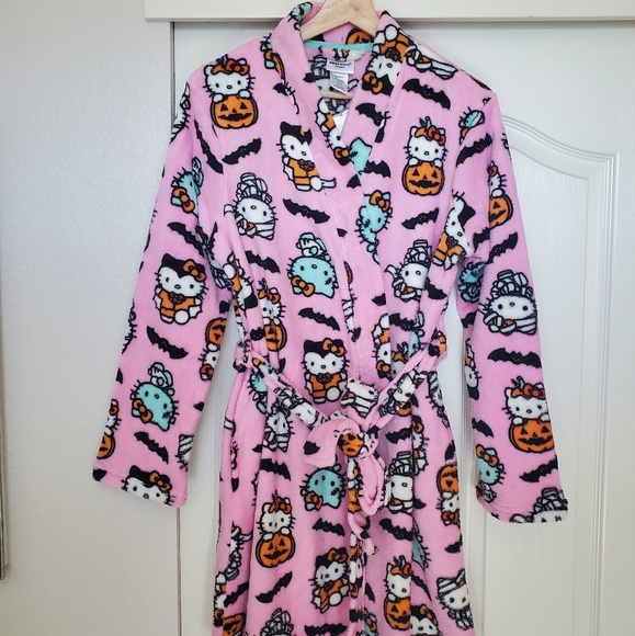 Hello Kitty | Intimates & Sleepwear | Hello Kitty Halloween Robe Pink ...